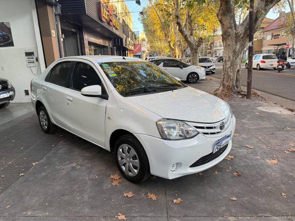 Toyota Etios 1.5 Sedan Xs - Imagen 3