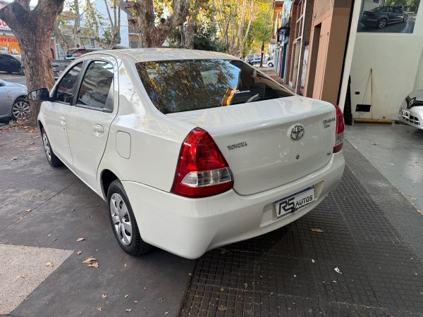 Toyota Etios 1.5 Sedan Xs - Imagen 12