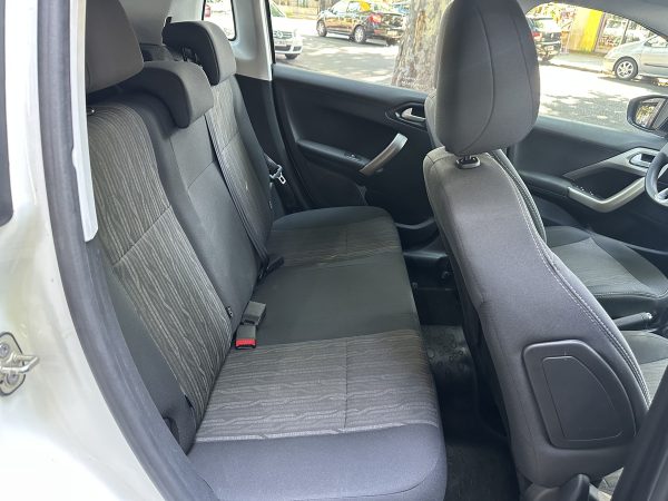 Peugeot 2008 1.6 Allure - Imagen 9