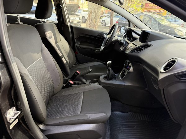 Ford Fiesta Kinetic 1.6 Se - Imagen 10