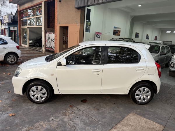 Toyota Etios 1.5 Xs - Imagen 5