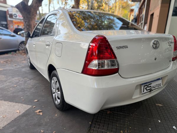 Toyota Etios 1.5 Sedan Xs - Imagen 9