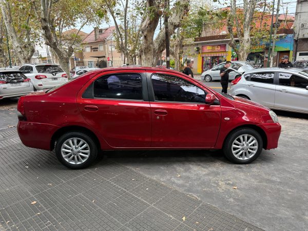 Toyota Etios 1.5 Sedan Xls - Imagen 12