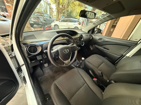 Toyota Etios 1.5 Sedan Xs - Imagen 18