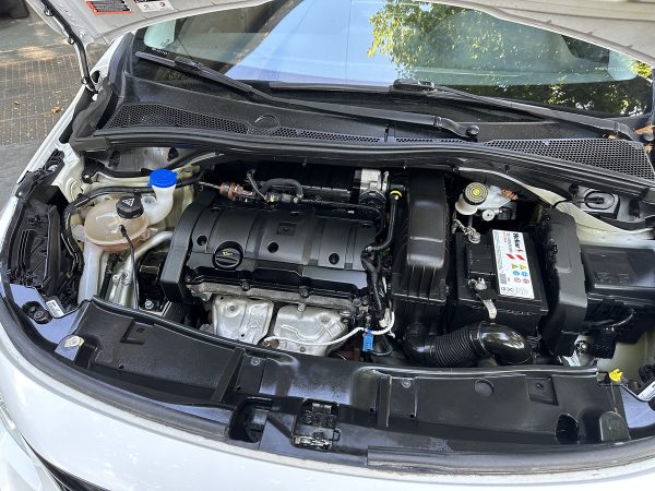 Peugeot 2008 1.6 Allure - Imagen 16