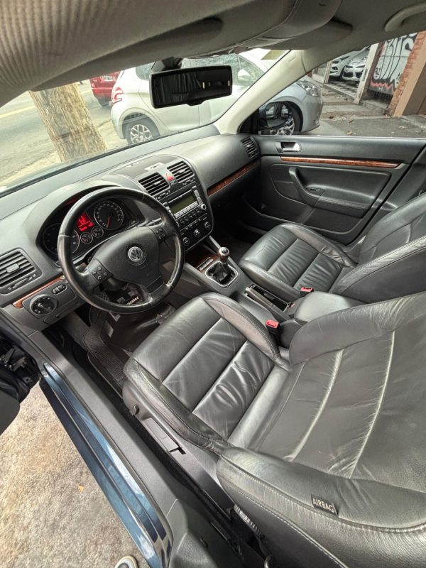 Volkswagen Vento 2.5 Luxury Wood - Imagen 18