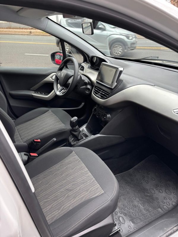 Peugeot 2008 1.6 Allure - Imagen 15