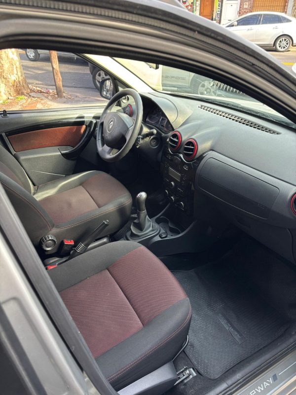 Renault Sandero Stepway 1.6 Confort 105cv - Imagen 17