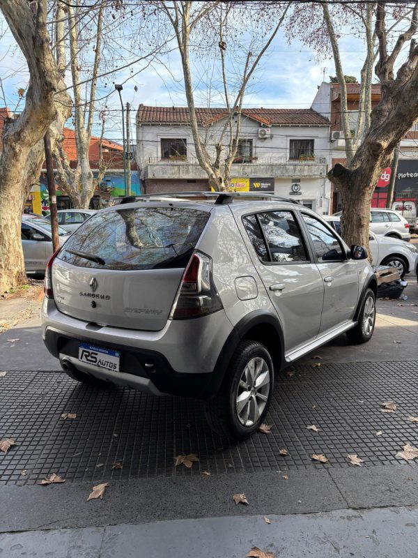 Renault Sandero Stepway 1.6 Confort 105cv - Imagen 8