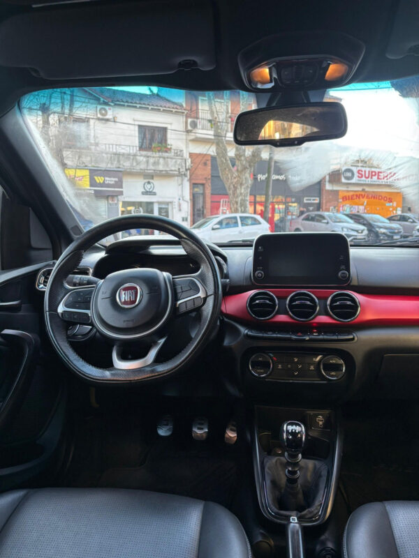 Fiat Argo 1.8 Hgt - Imagen 16