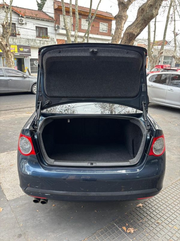 Volkswagen Vento 2.5 Luxury Wood - Imagen 10