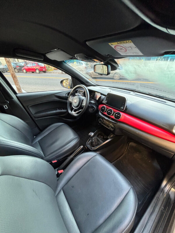 Fiat Argo 1.8 Hgt - Imagen 10