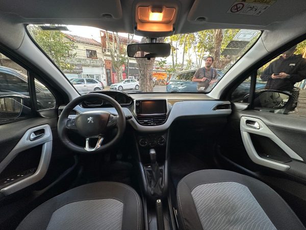 Peugeot 208 1.5 Allure Touchscreen - Imagen 15