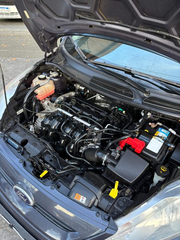 Ford Fiesta Kinetic 1.6 Design 120cv Titanium - Imagen 22