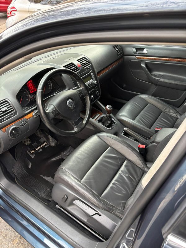 Volkswagen Vento 2.5 Luxury Wood - Imagen 20