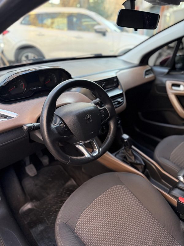 Peugeot 2008 1.6 Active - Imagen 11