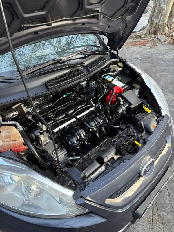 Ford Fiesta Kinetic 1.6 Design 120cv Titanium - Imagen 23
