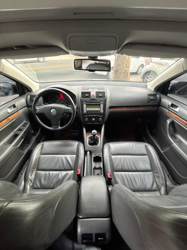 Volkswagen Vento 2.5 Luxury Wood - Imagen 11