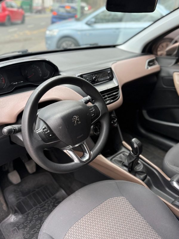 Peugeot 2008 1.6 Active - Imagen 18