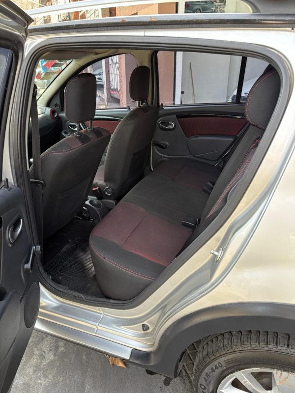 Renault Sandero Stepway 1.6 Confort 105cv - Imagen 14