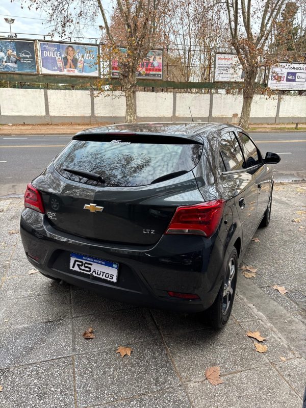 Chevrolet Onix 1.4 Ltz At 98cv - Imagen 8