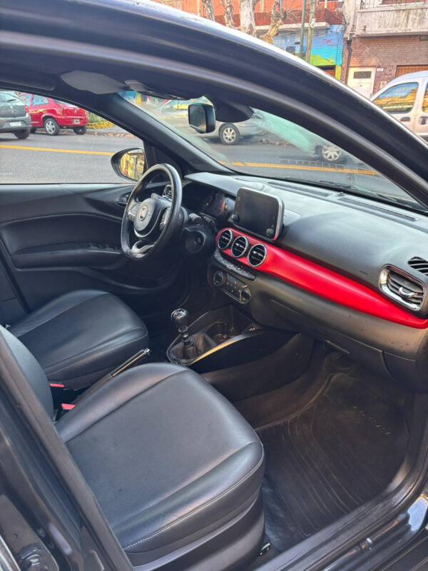 Fiat Argo 1.8 Hgt - Imagen 11