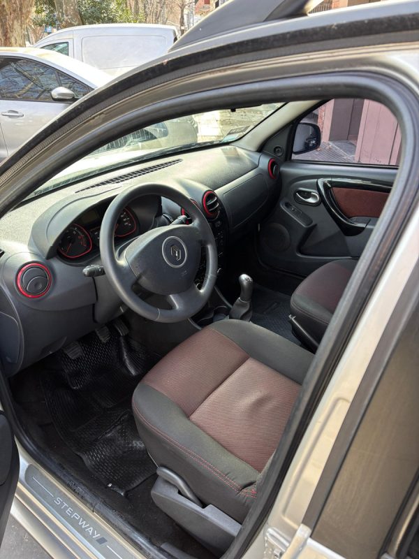 Renault Sandero Stepway 1.6 Confort 105cv - Imagen 11