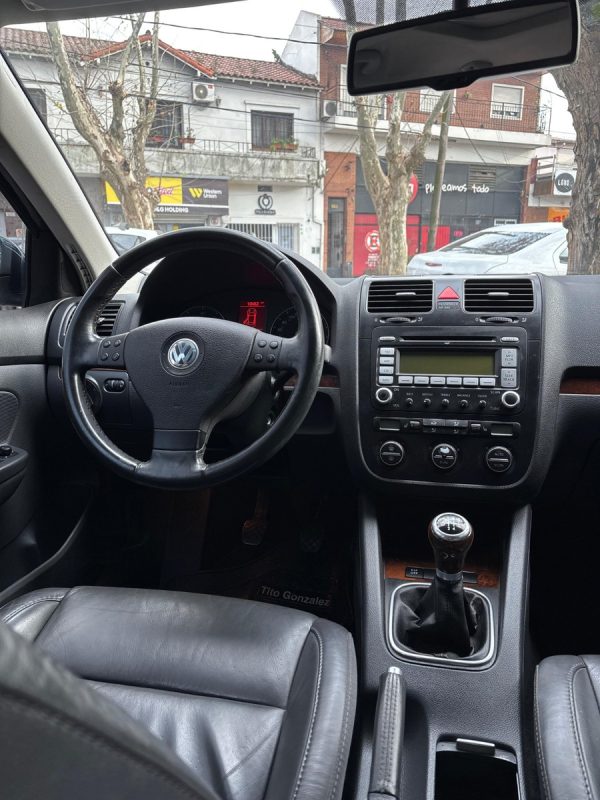 Volkswagen Vento 2.5 Luxury Wood - Imagen 13