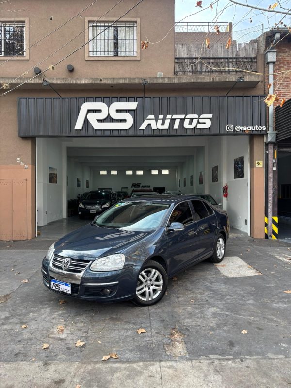 Volkswagen Vento 2.5 Luxury Wood