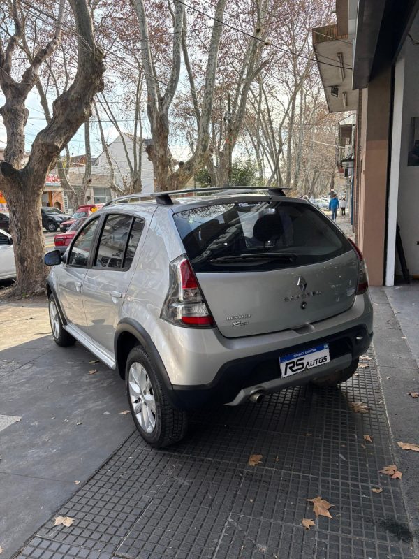 Renault Sandero Stepway 1.6 Confort 105cv - Imagen 6