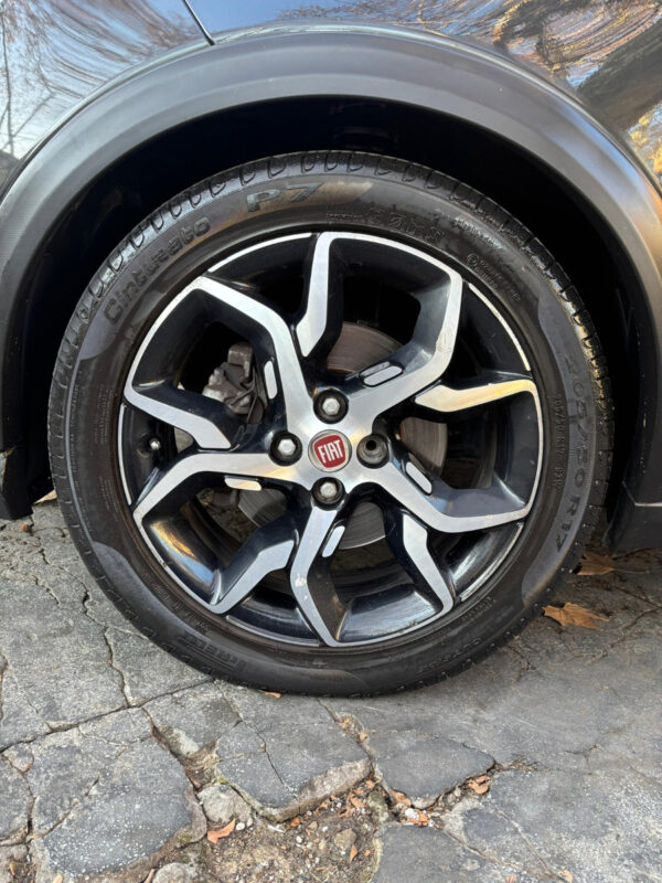 Fiat Argo 1.8 Hgt - Imagen 9