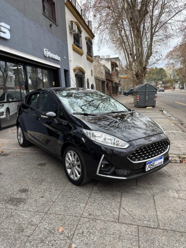 Ford Fiesta Kinetic 1.6 Se - Imagen 2