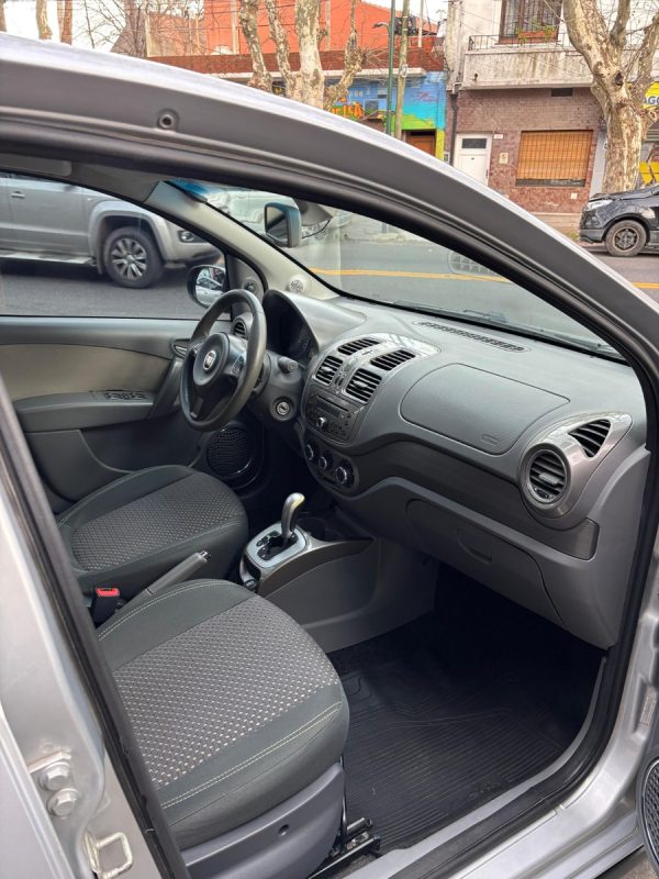 Fiat Grand Siena 1.6 Essence Dualogic 115cv - Imagen 13