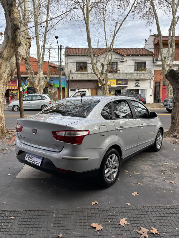 Fiat Grand Siena 1.6 Essence Dualogic 115cv - Imagen 8