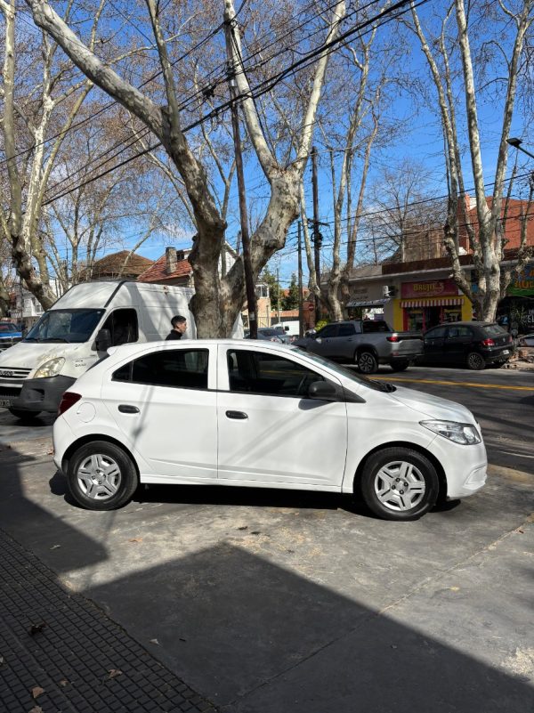 Chevrolet Onix 1.4 Joy Ls 98cv - Imagen 3