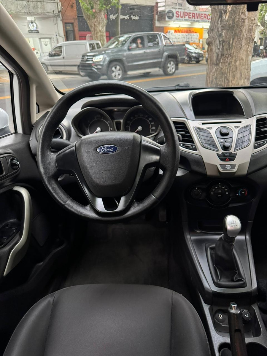 Ford Fiesta Kinetic 1.6 Design Sedan 120cv Trend Plus - Imagen 15