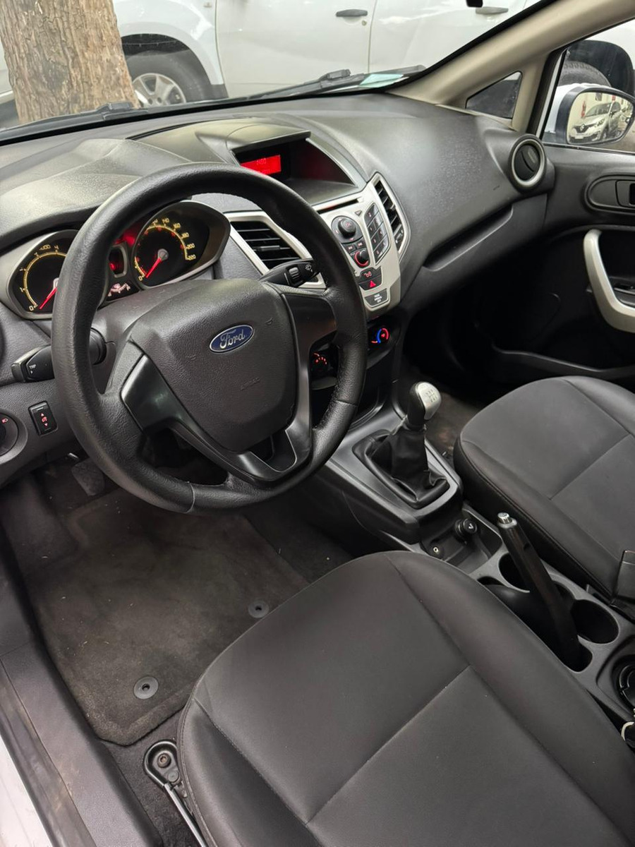 Ford Fiesta Kinetic 1.6 Design Sedan 120cv Trend Plus - Imagen 14