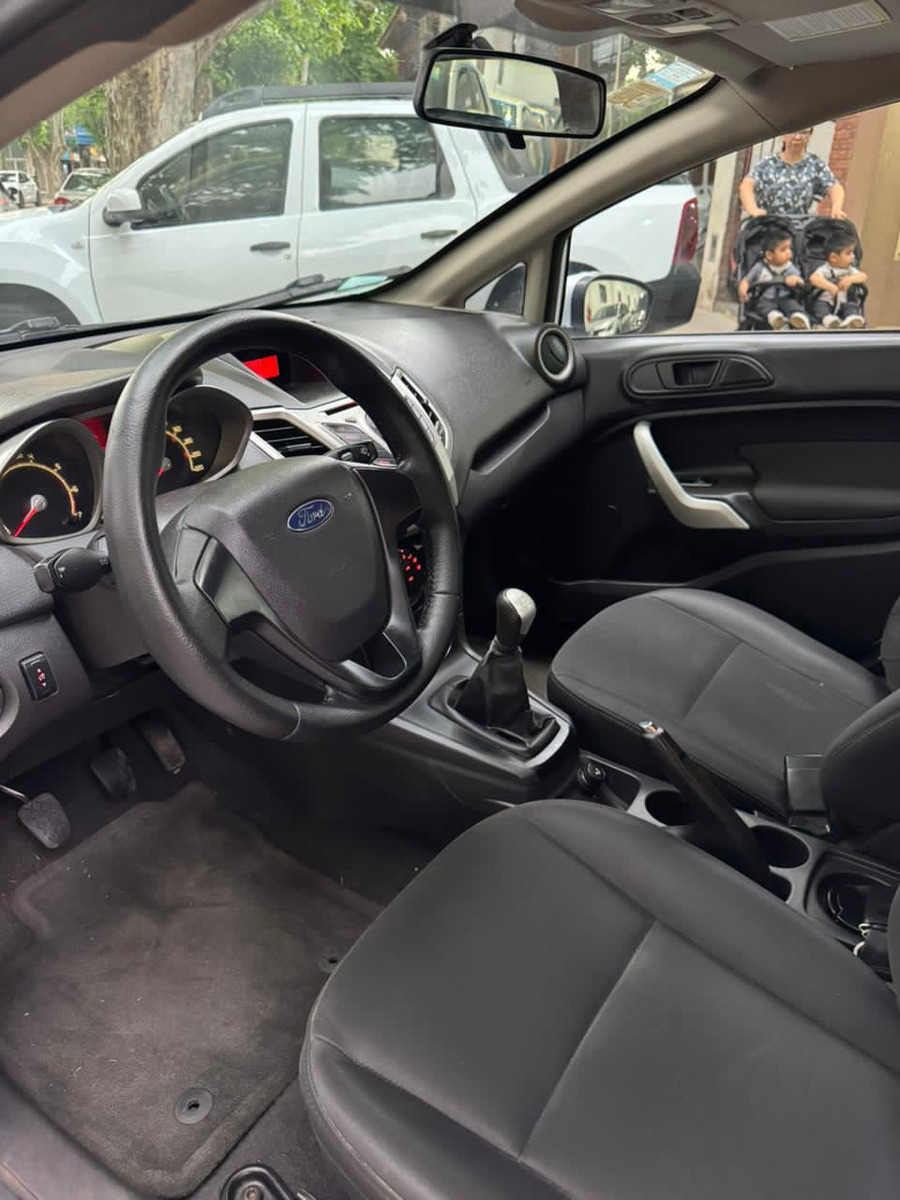 Ford Fiesta Kinetic 1.6 Design Sedan 120cv Trend Plus - Imagen 13