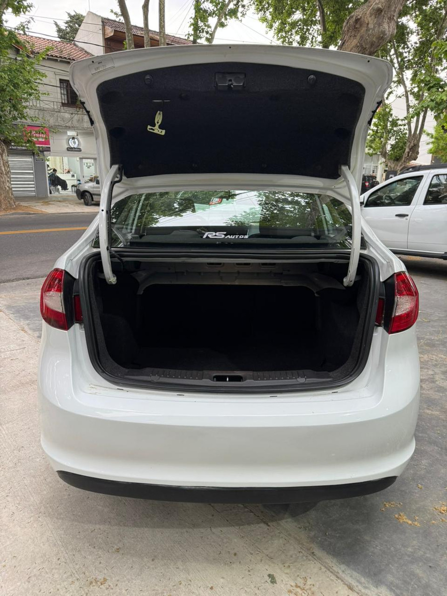 Ford Fiesta Kinetic 1.6 Design Sedan 120cv Trend Plus - Imagen 12