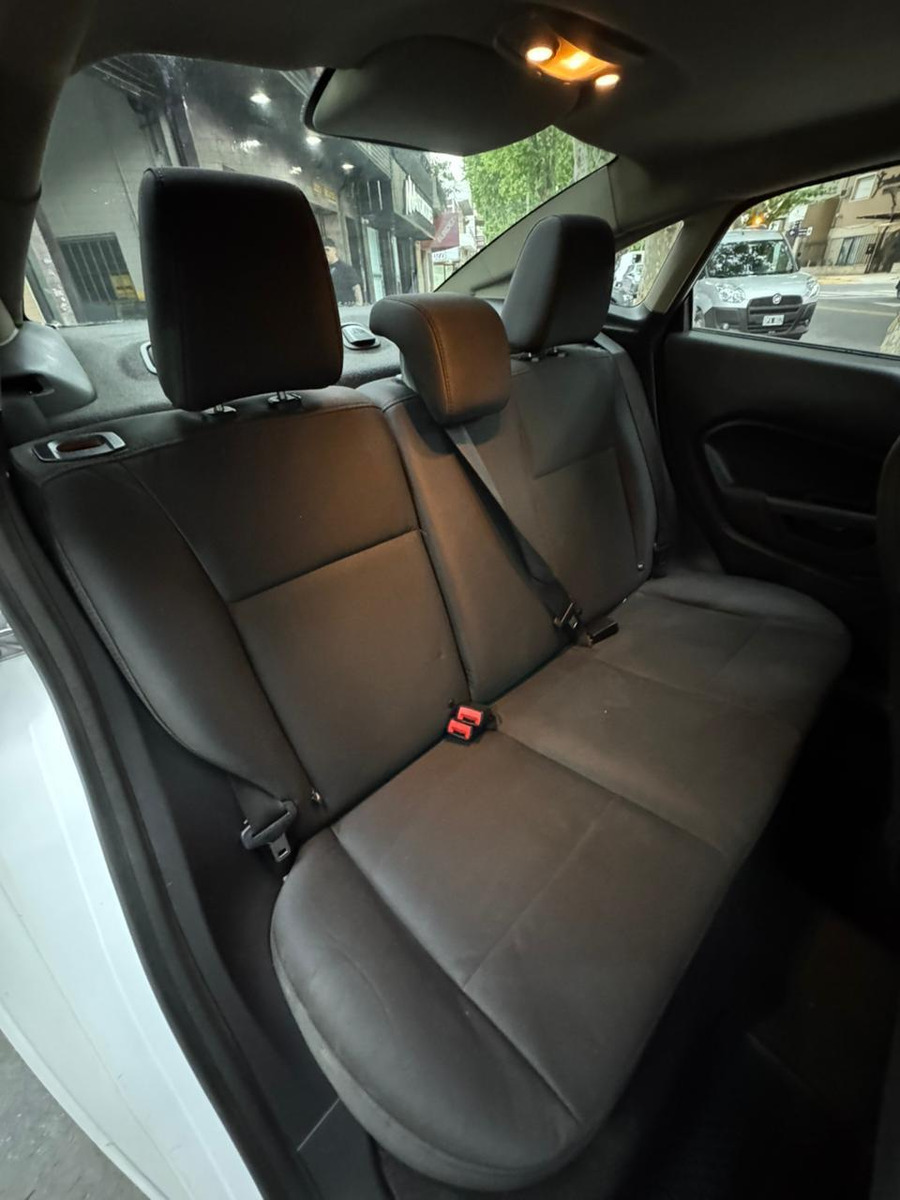 Ford Fiesta Kinetic 1.6 Design Sedan 120cv Trend Plus - Imagen 22