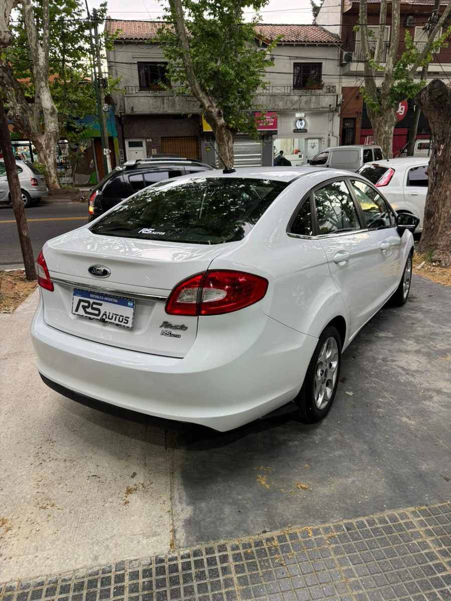 Ford Fiesta Kinetic 1.6 Design Sedan 120cv Trend Plus - Imagen 7