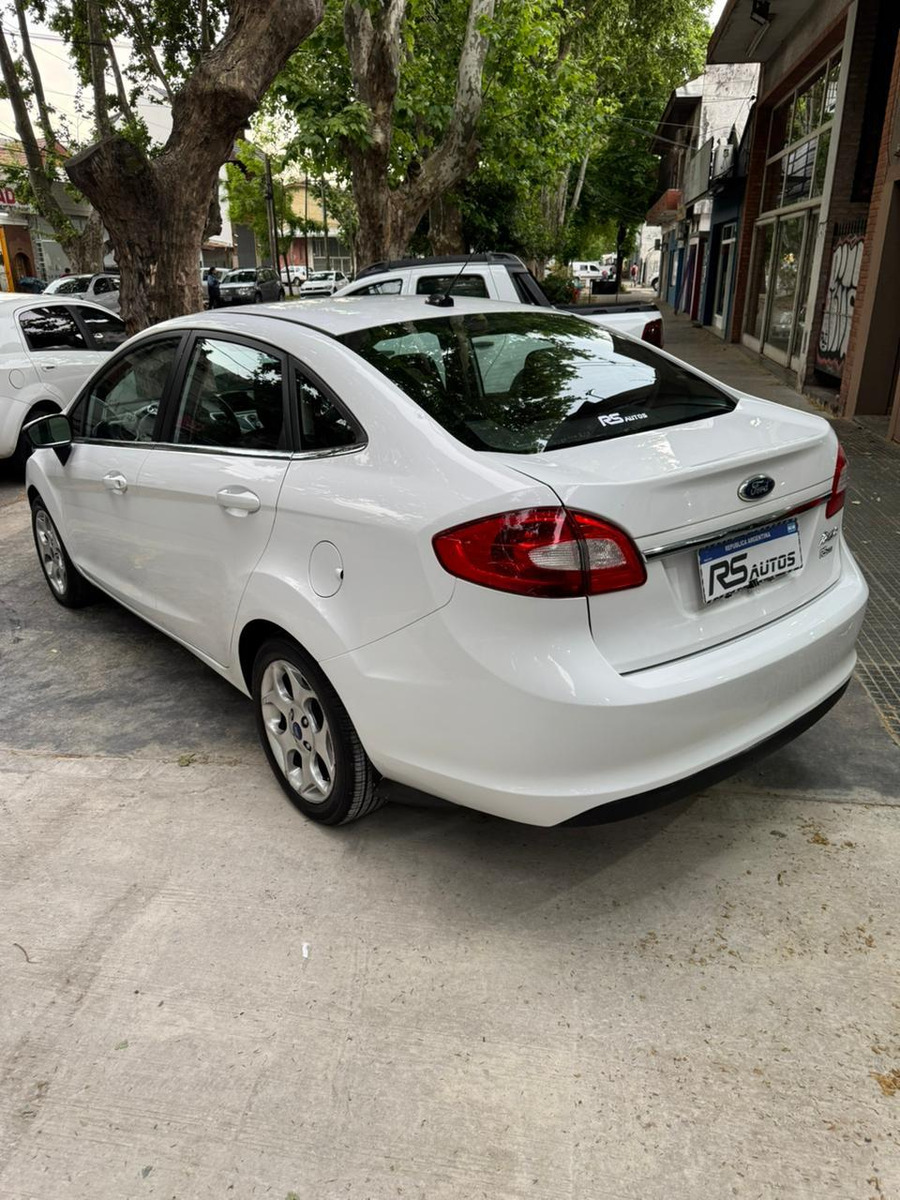 Ford Fiesta Kinetic 1.6 Design Sedan 120cv Trend Plus - Imagen 11