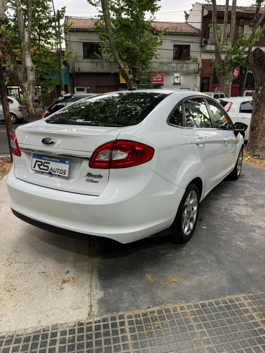 Ford Fiesta Kinetic 1.6 Design Sedan 120cv Trend Plus - Imagen 8