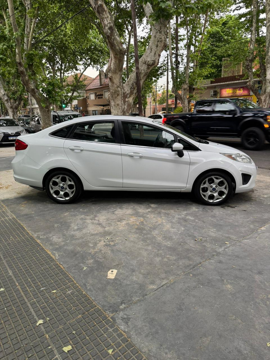 Ford Fiesta Kinetic 1.6 Design Sedan 120cv Trend Plus - Imagen 5