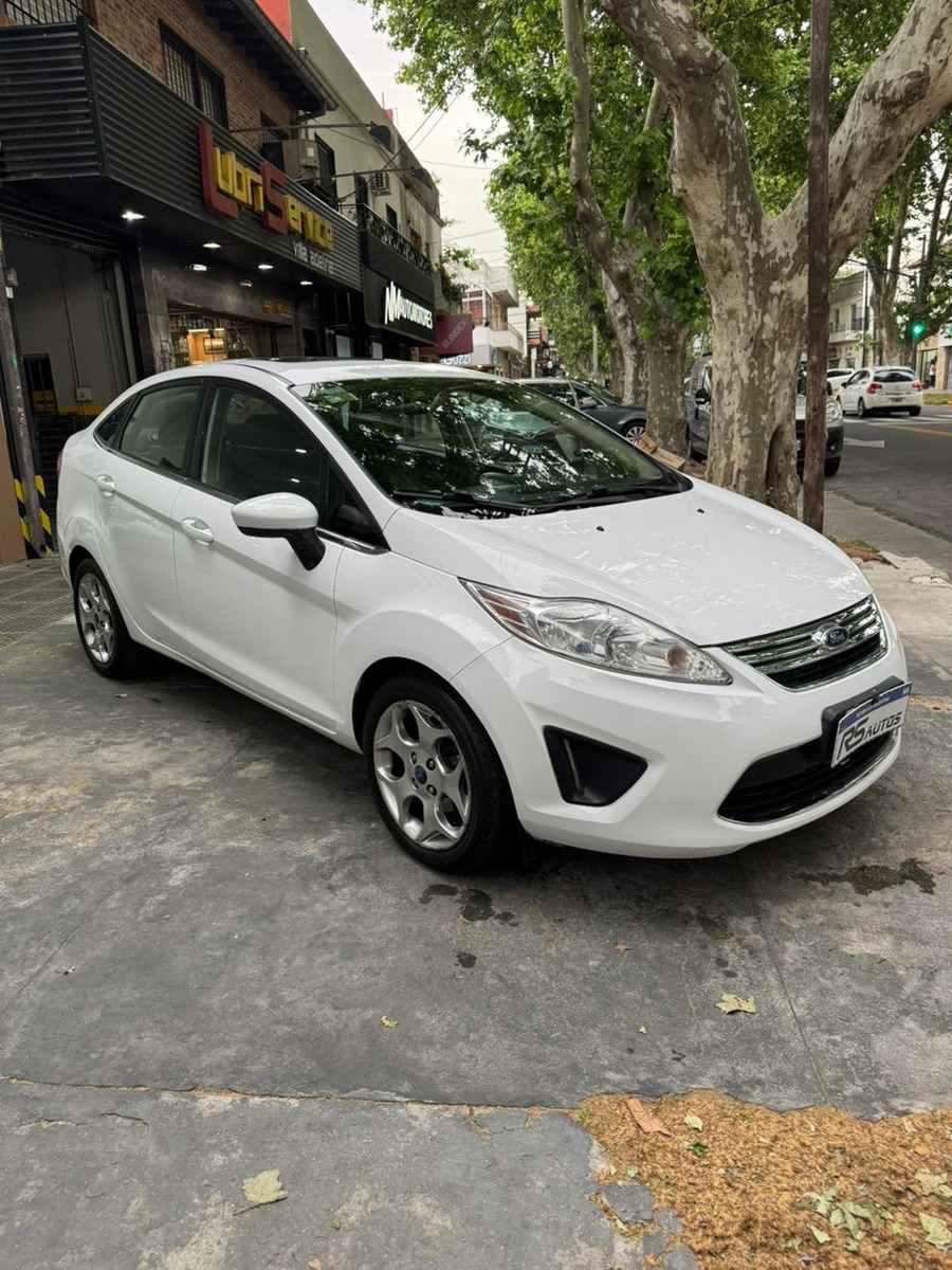 Ford Fiesta Kinetic 1.6 Design Sedan 120cv Trend Plus - Imagen 3