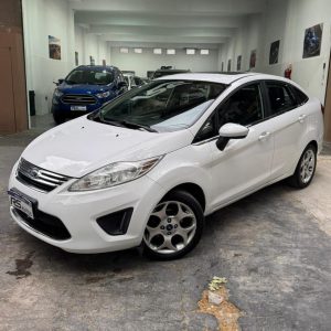 Ford Fiesta Kinetic 1.6 Design Sedan 120cv Trend Plus