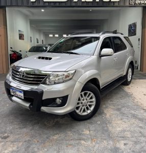 Toyota Hilux Sw4 3.0 Srv Cuero 171cv 4x4 5at