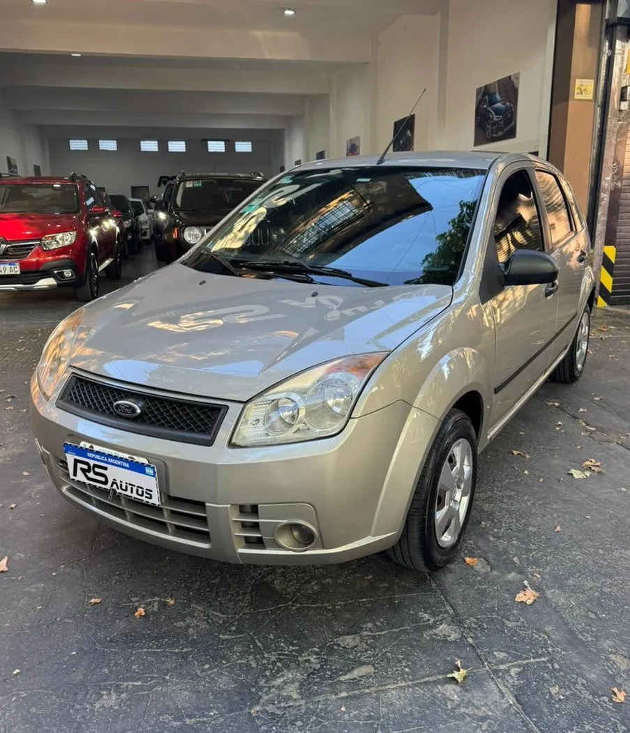 Ford Fiesta 1.6 Ambiente Mp3 - Imagen 2
