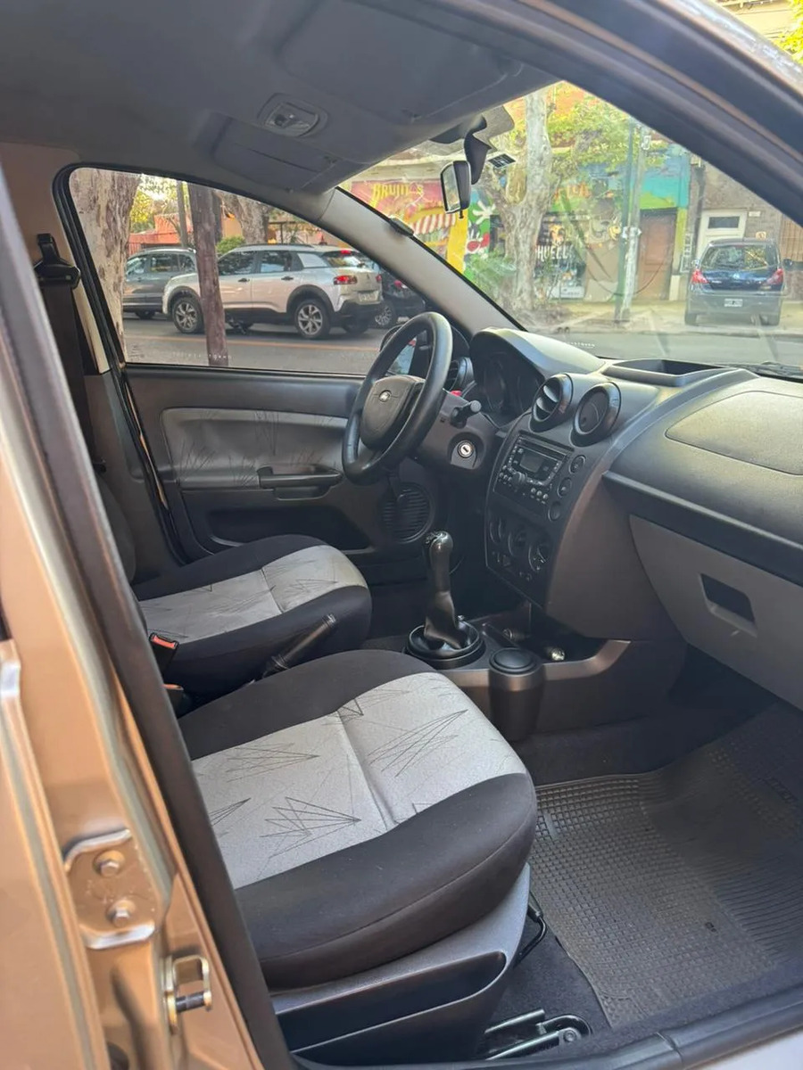 Ford Fiesta 1.6 Ambiente Mp3 - Imagen 18
