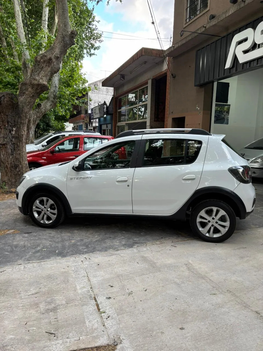 Renault Sandero Stepway 1.6 Privilege 105cv - Imagen 6